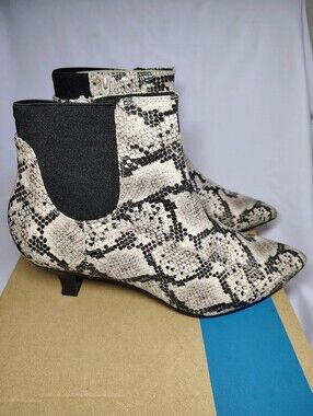 Clarks Womens Kepley Erin Grey Snake Puthon Synthetic Dress  Boots Shoes Size 11